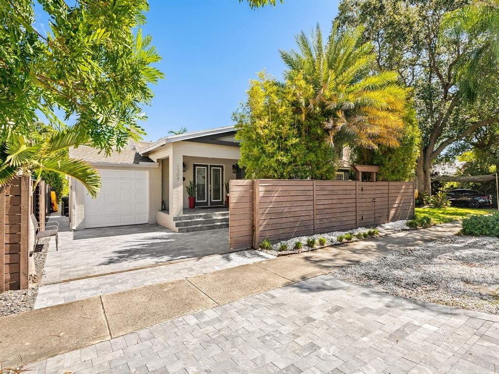 Fort Lauderdale, Florida, 33301, United States, 3 Bedrooms Bedrooms, ,4 BathroomsBathrooms,Residential,Forsale,1951893