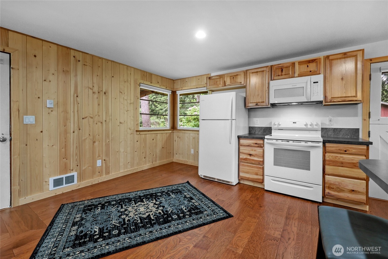 Granite Falls, Washington, 98252, United States, 1 Bedroom Bedrooms, ,0.5 BathroomBathrooms,Residential,Forsale,1946007