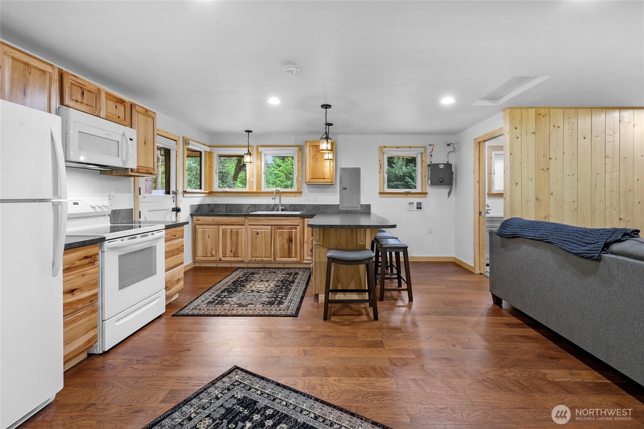 Granite Falls, Washington, 98252, United States, 1 Bedroom Bedrooms, ,0.5 BathroomBathrooms,Residential,Forsale,1946007