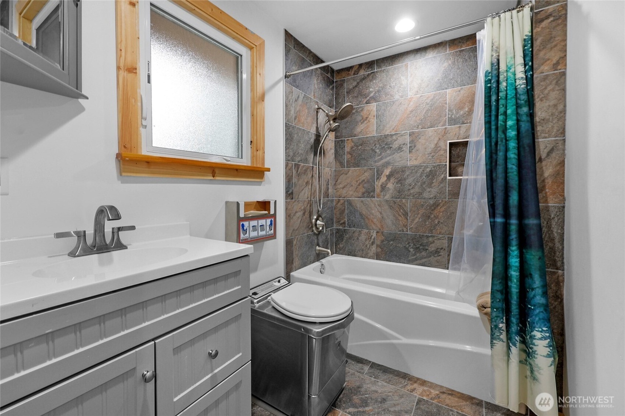 Granite Falls, Washington, 98252, United States, 1 Bedroom Bedrooms, ,0.5 BathroomBathrooms,Residential,Forsale,1946007