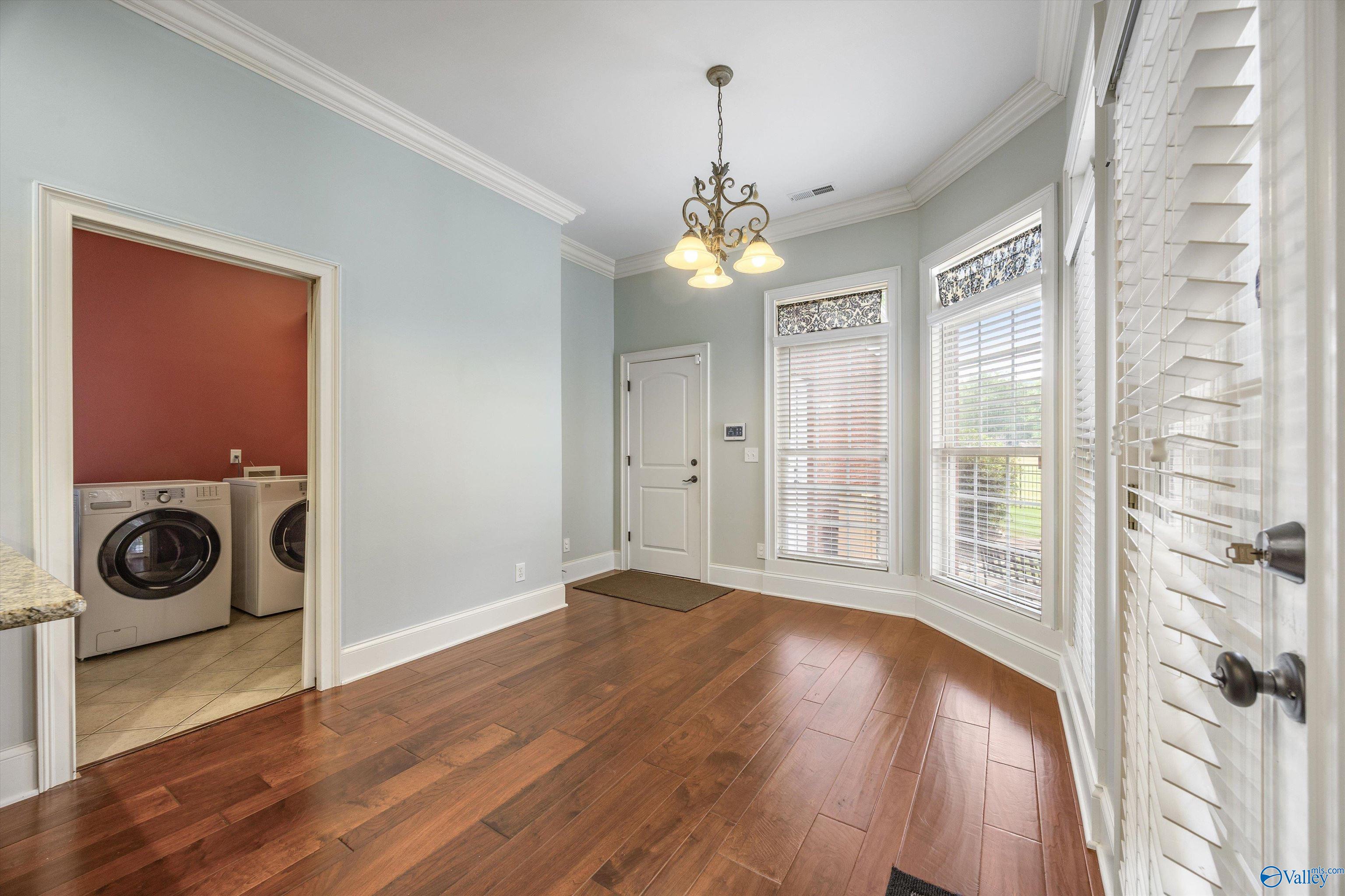 Owens Cross Roads, Alabama, 35763, United States, 5 Bedrooms Bedrooms, ,3.5 BathroomsBathrooms,Residential,Forsale,2007714