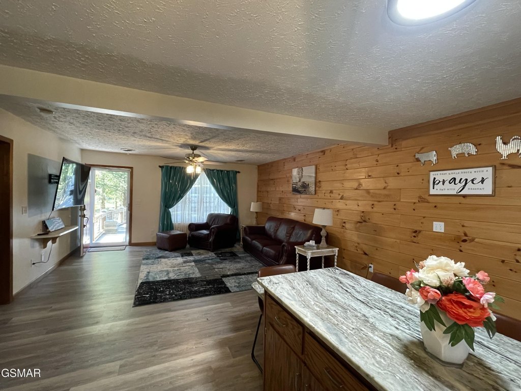 Sevierville, Tennessee, 37876, United States, 3 Bedrooms Bedrooms, ,3 BathroomsBathrooms,Residential,Forsale,1960231