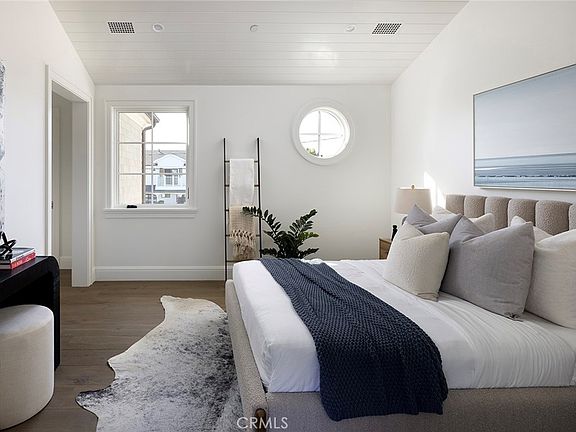 Newport Beach, California, 92663, United States, 5 Bedrooms Bedrooms, ,7 BathroomsBathrooms,Residential,Forsale,1954381