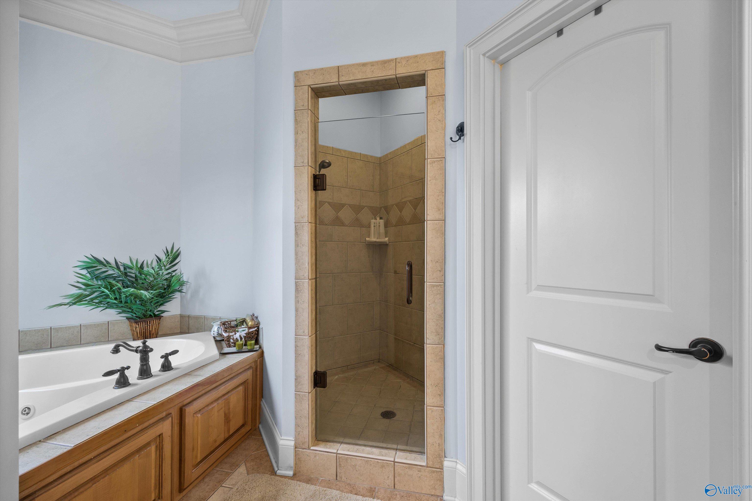 Owens Cross Roads, Alabama, 35763, United States, 5 Bedrooms Bedrooms, ,3.5 BathroomsBathrooms,Residential,Forsale,2007714