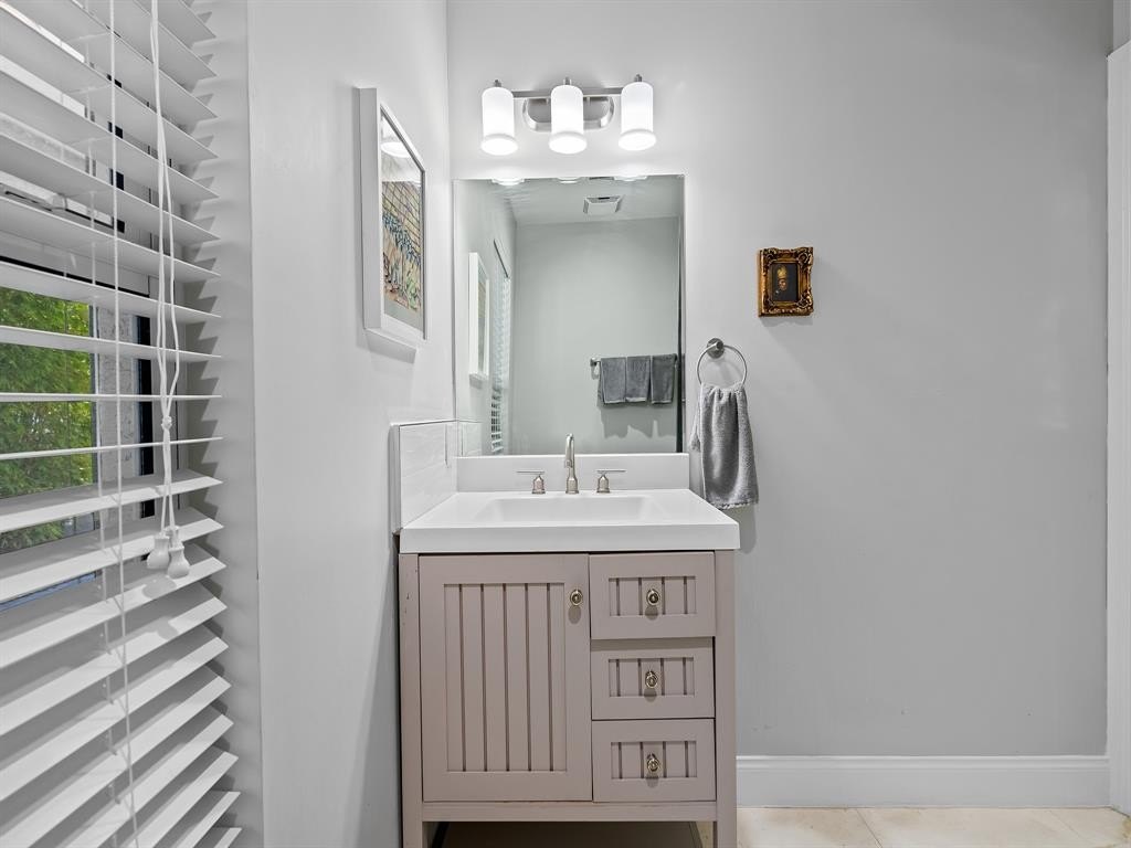 Fort Lauderdale, Florida, 33301, United States, 3 Bedrooms Bedrooms, ,4 BathroomsBathrooms,Residential,Forsale,1951893