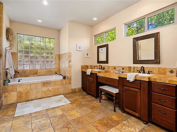 Paso Robles, California, 93446, United States, 4 Bedrooms Bedrooms, ,3 BathroomsBathrooms,Residential,Forsale,1960255