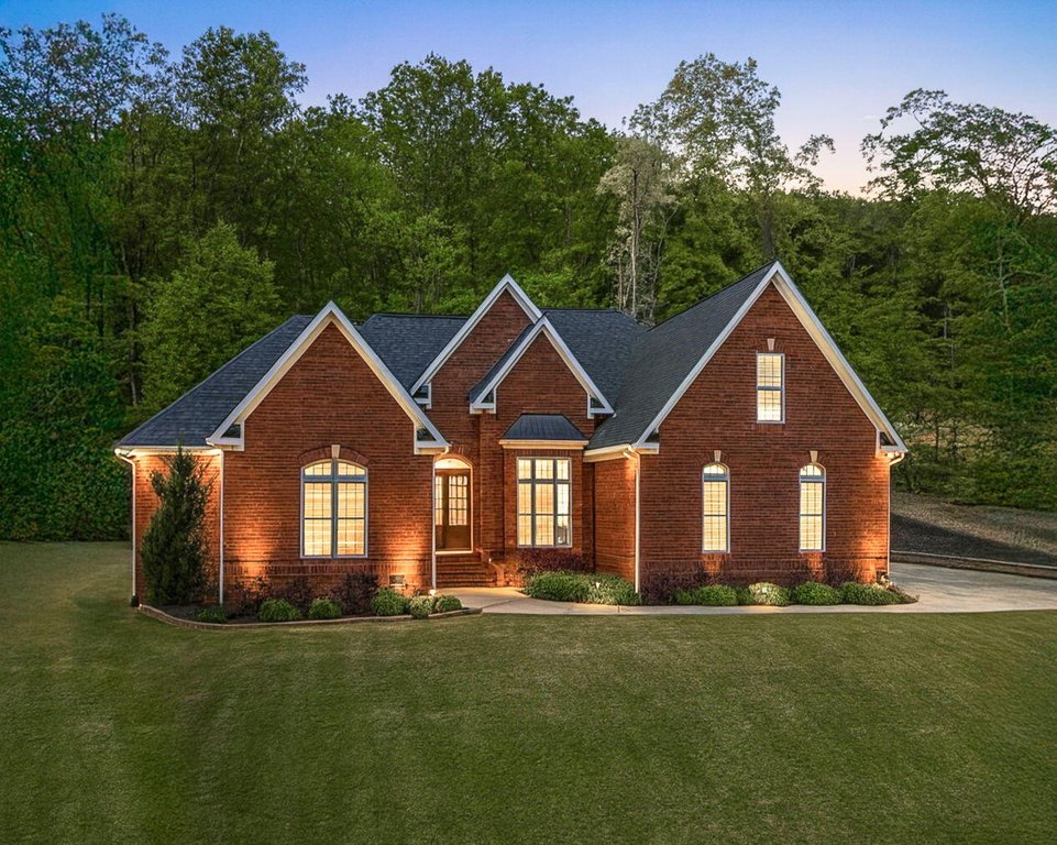 Chattanooga, Tennessee, 37419, United States, 4 Bedrooms Bedrooms, ,2.5 BathroomsBathrooms,Residential,Forsale,1894413
