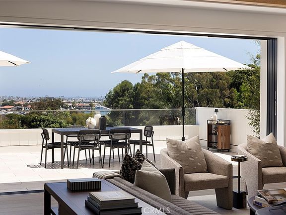 Newport Beach, California, 92663, United States, 5 Bedrooms Bedrooms, ,7 BathroomsBathrooms,Residential,Forsale,1954381