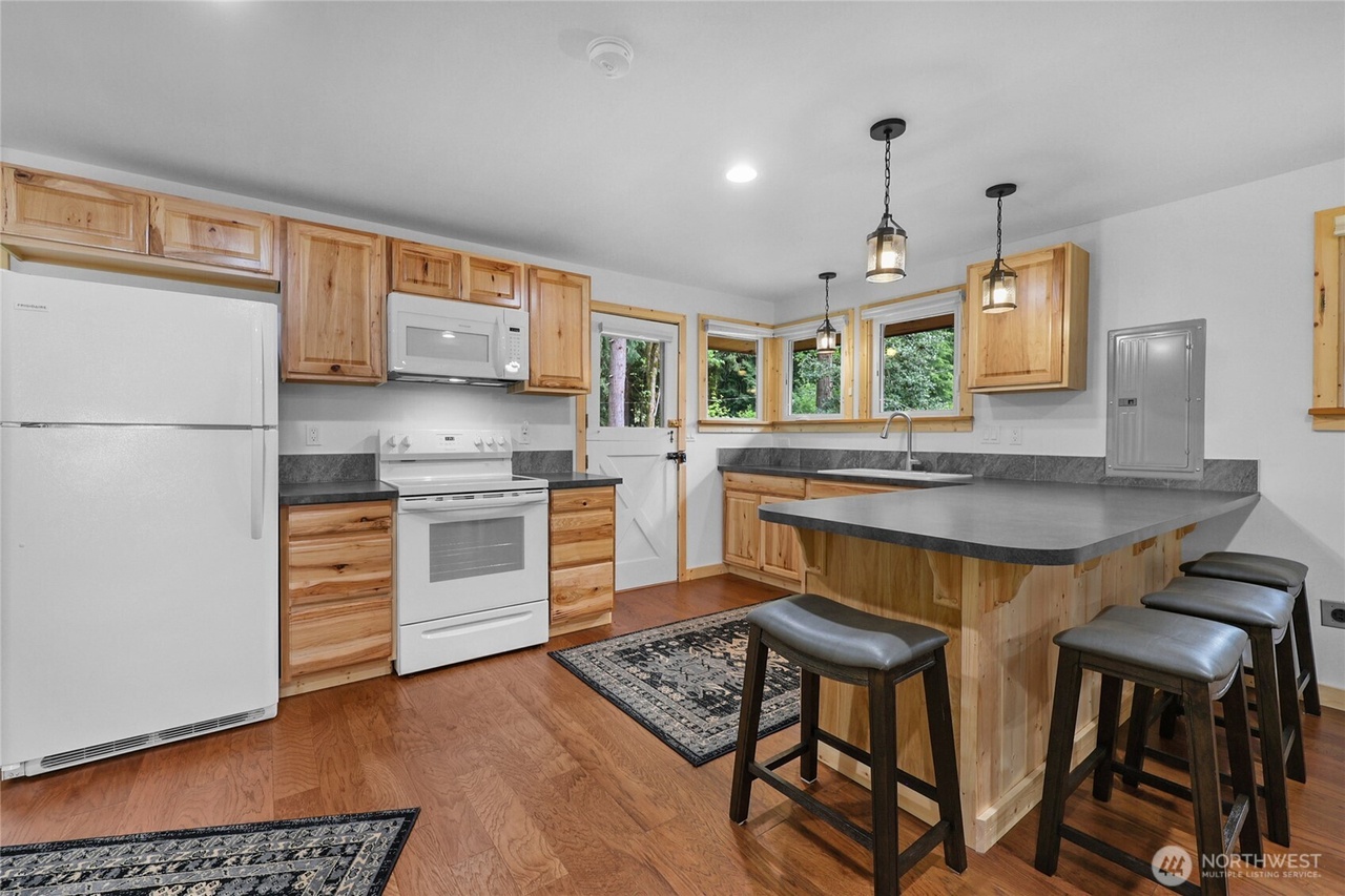 Granite Falls, Washington, 98252, United States, 1 Bedroom Bedrooms, ,0.5 BathroomBathrooms,Residential,Forsale,1946007