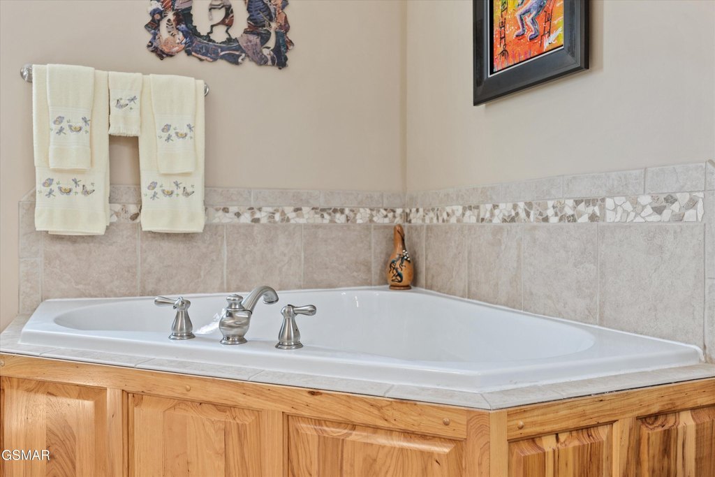 Sevierville, Tennessee, 37862, United States, 3 Bedrooms Bedrooms, ,2 BathroomsBathrooms,Residential,Forsale,1962011