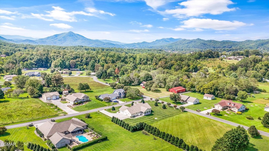 Sevierville, Tennessee, 37862, United States, 3 Bedrooms Bedrooms, ,2 BathroomsBathrooms,Residential,Forsale,1962011