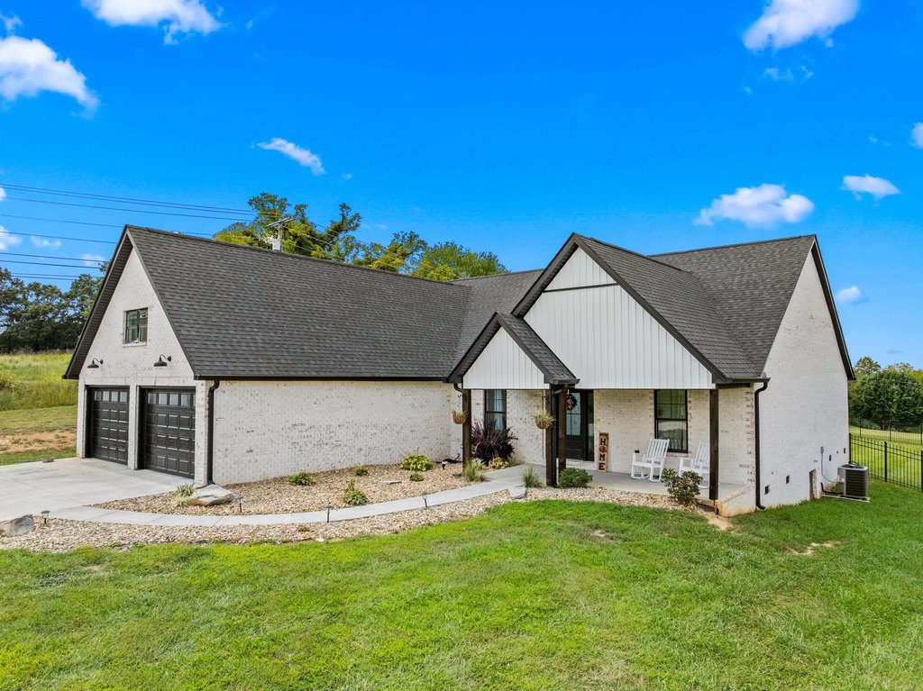 Jefferson City, Tennessee, 37760, United States, 3 Bedrooms Bedrooms, ,2.5 BathroomsBathrooms,Residential,Forsale,1962204