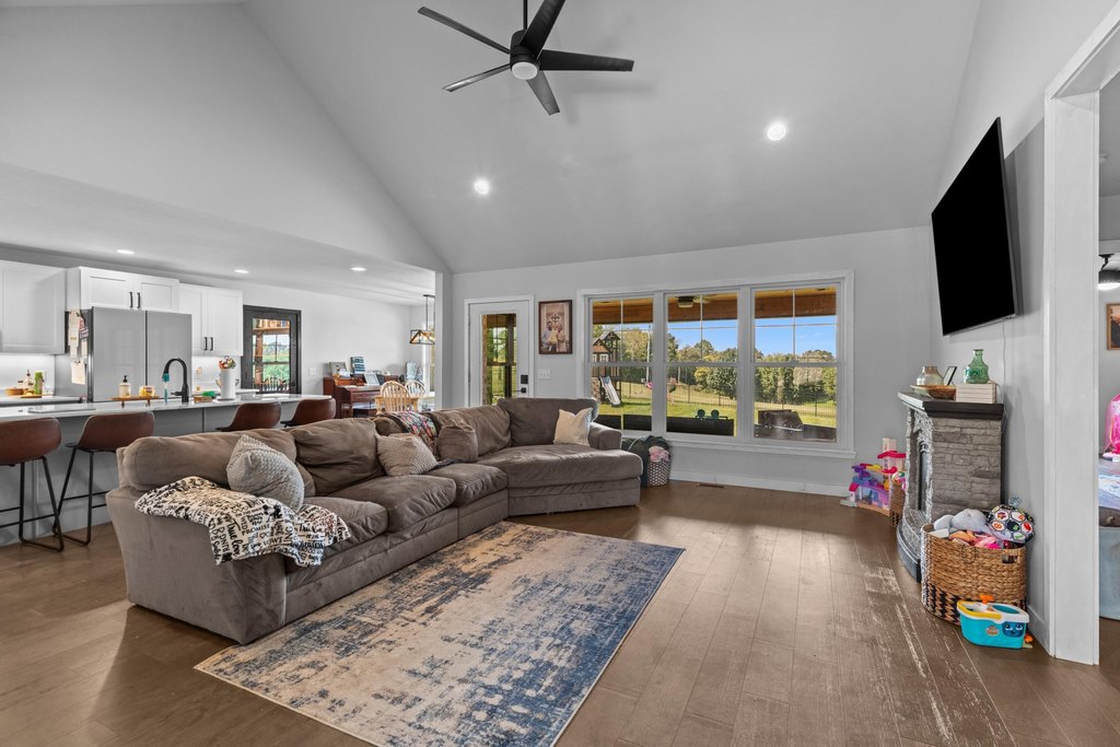 Jefferson City, Tennessee, 37760, United States, 3 Bedrooms Bedrooms, ,2.5 BathroomsBathrooms,Residential,Forsale,1962204