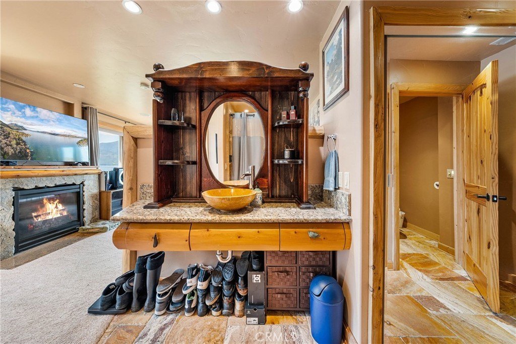Clearlake, California, 95422, United States, 3 Bedrooms Bedrooms, ,2.5 BathroomsBathrooms,Residential,Forsale,1953139