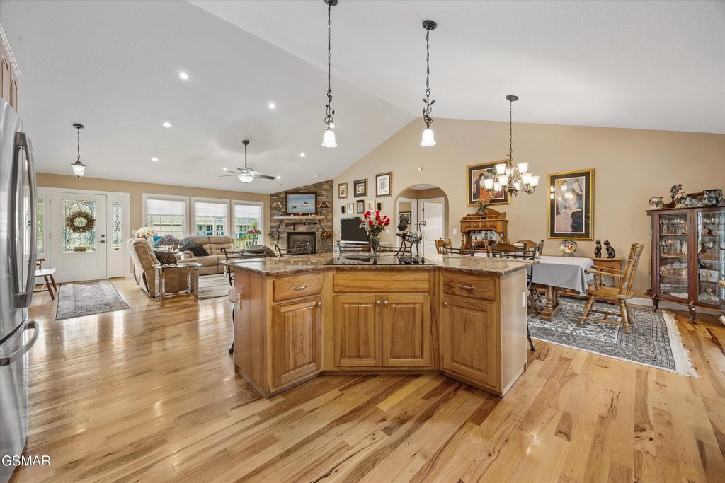 Sevierville, Tennessee, 37862, United States, 3 Bedrooms Bedrooms, ,2 BathroomsBathrooms,Residential,Forsale,1962011