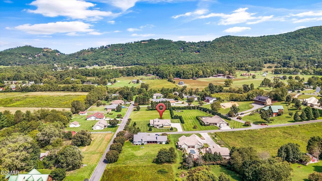 Sevierville, Tennessee, 37862, United States, 3 Bedrooms Bedrooms, ,2 BathroomsBathrooms,Residential,Forsale,1962011