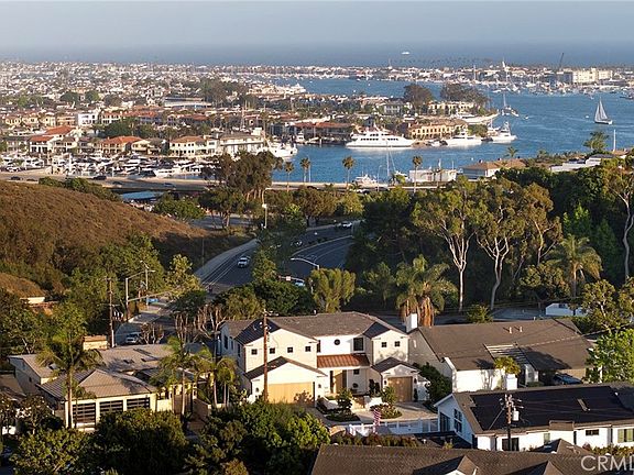 Newport Beach, California, 92663, United States, 5 Bedrooms Bedrooms, ,7 BathroomsBathrooms,Residential,Forsale,1954381