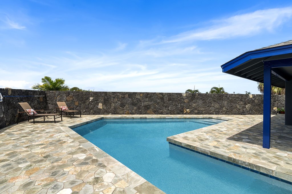 Kailua-Kona, Hawaii, 96740, United States, 3 Bedrooms Bedrooms, ,2 BathroomsBathrooms,Residential,Forsale,1989845