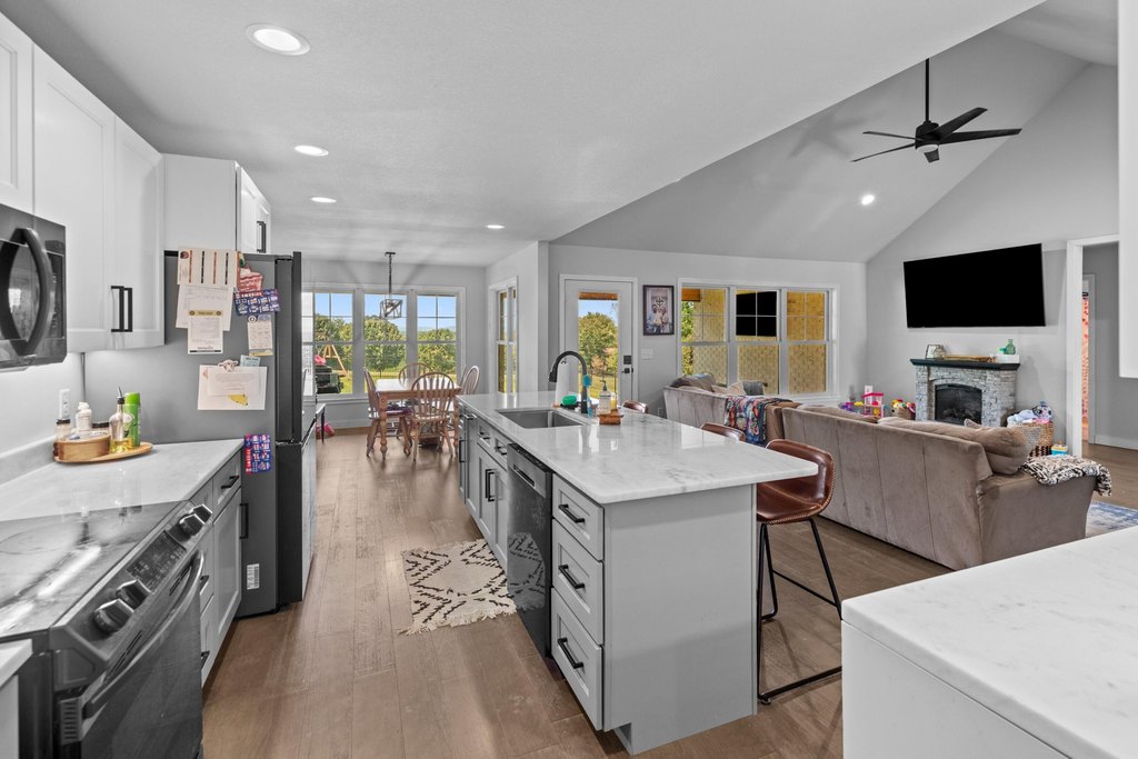 Jefferson City, Tennessee, 37760, United States, 3 Bedrooms Bedrooms, ,2.5 BathroomsBathrooms,Residential,Forsale,1962204