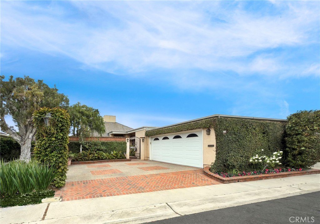 Dana Point, California, 92629, United States, 3 Bedrooms Bedrooms, ,2 BathroomsBathrooms,Residential,Forsale,1986020