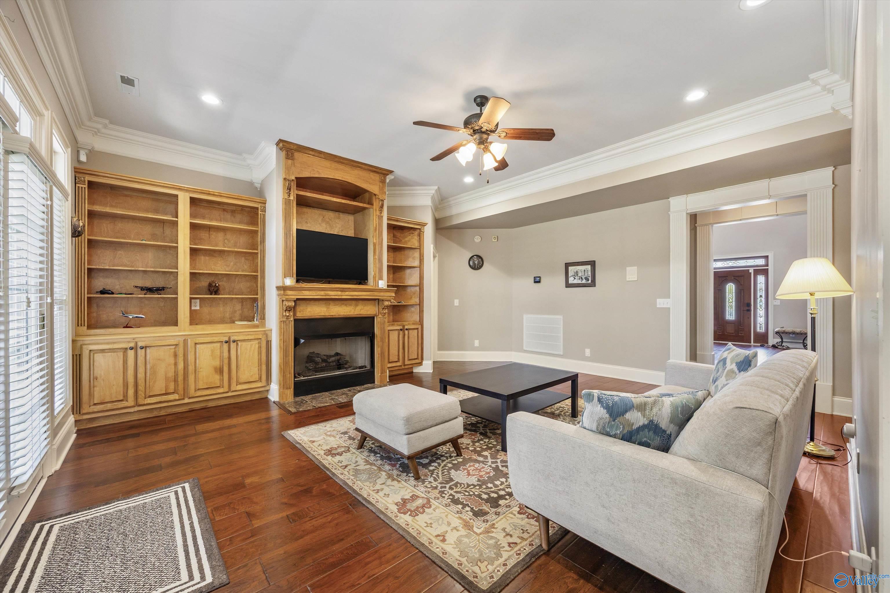 Owens Cross Roads, Alabama, 35763, United States, 5 Bedrooms Bedrooms, ,3.5 BathroomsBathrooms,Residential,Forsale,2007714