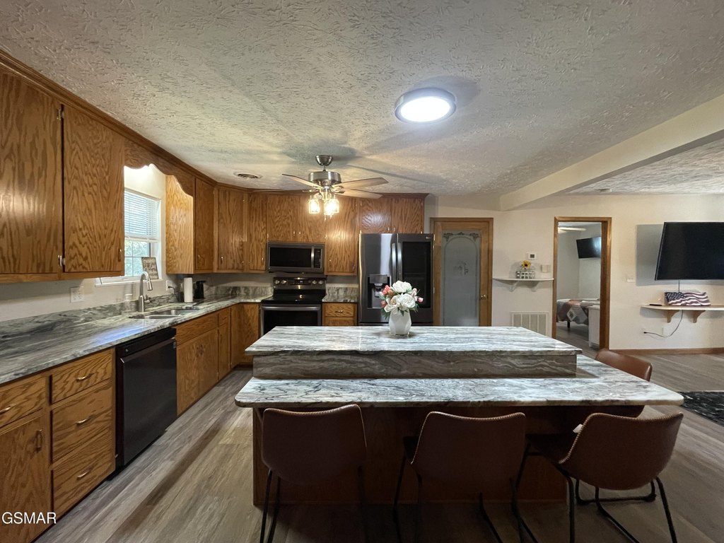 Sevierville, Tennessee, 37876, United States, 3 Bedrooms Bedrooms, ,3 BathroomsBathrooms,Residential,Forsale,1960231