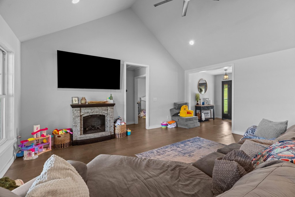 Jefferson City, Tennessee, 37760, United States, 3 Bedrooms Bedrooms, ,2.5 BathroomsBathrooms,Residential,Forsale,1962204