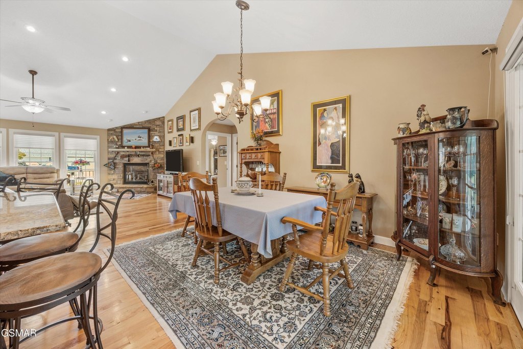 Sevierville, Tennessee, 37862, United States, 3 Bedrooms Bedrooms, ,2 BathroomsBathrooms,Residential,Forsale,1962011