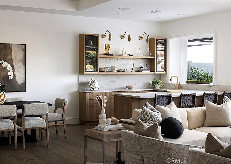 Newport Beach, California, 92663, United States, 5 Bedrooms Bedrooms, ,7 BathroomsBathrooms,Residential,Forsale,1954381