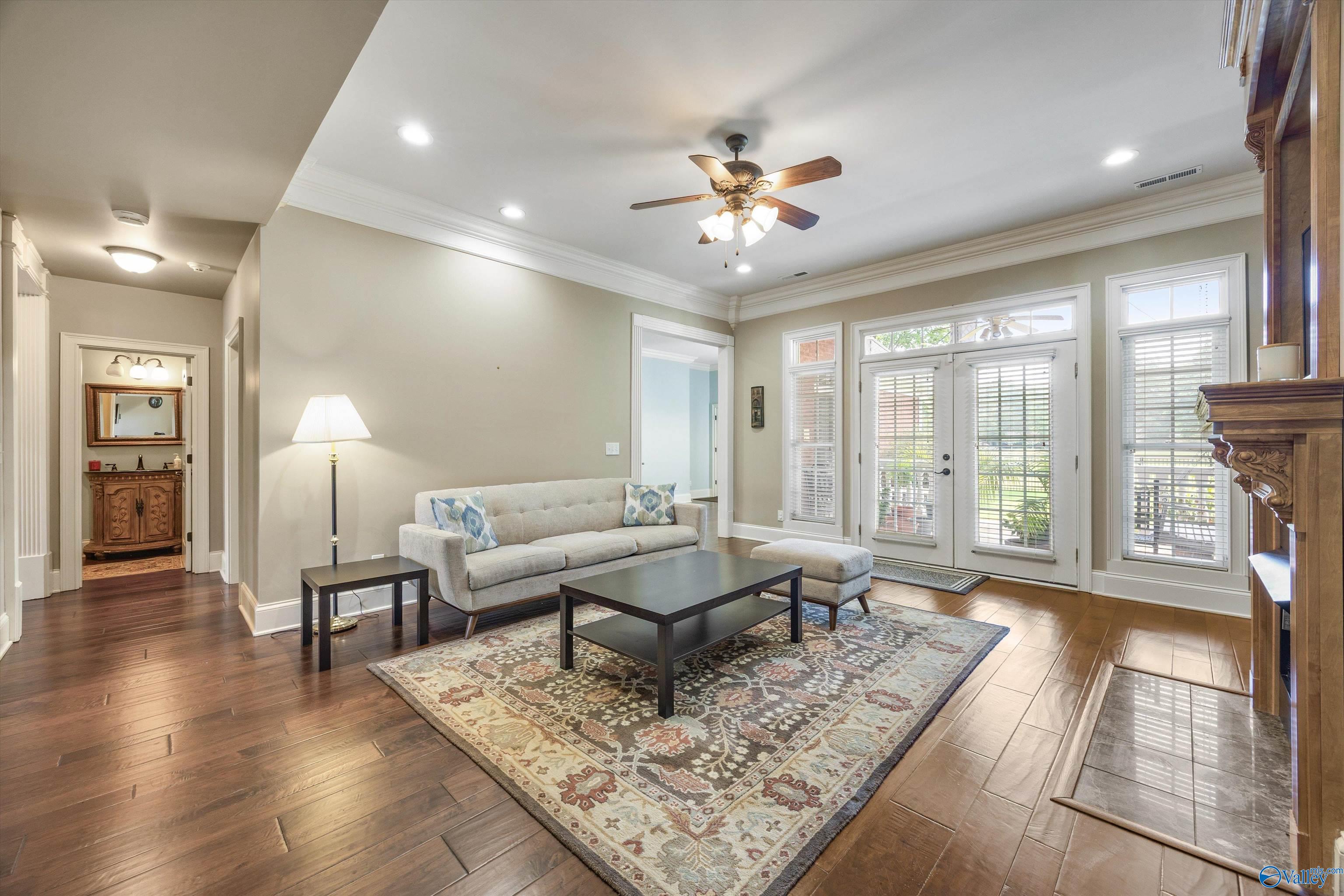 Owens Cross Roads, Alabama, 35763, United States, 5 Bedrooms Bedrooms, ,3.5 BathroomsBathrooms,Residential,Forsale,2007714