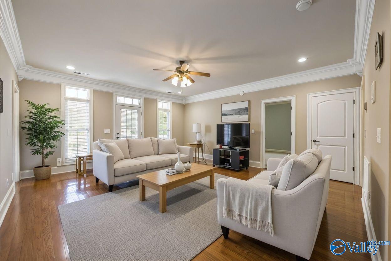 Owens Cross Roads, Alabama, 35763, United States, 5 Bedrooms Bedrooms, ,3.5 BathroomsBathrooms,Residential,Forsale,2007714