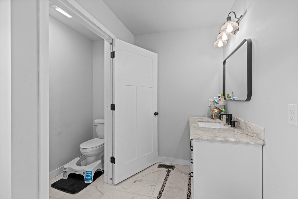 Jefferson City, Tennessee, 37760, United States, 3 Bedrooms Bedrooms, ,2.5 BathroomsBathrooms,Residential,Forsale,1962204