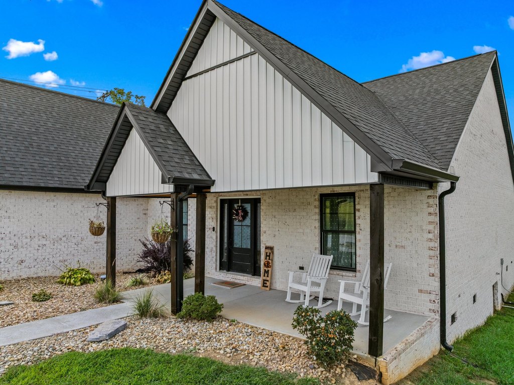 Jefferson City, Tennessee, 37760, United States, 3 Bedrooms Bedrooms, ,2.5 BathroomsBathrooms,Residential,Forsale,1962204