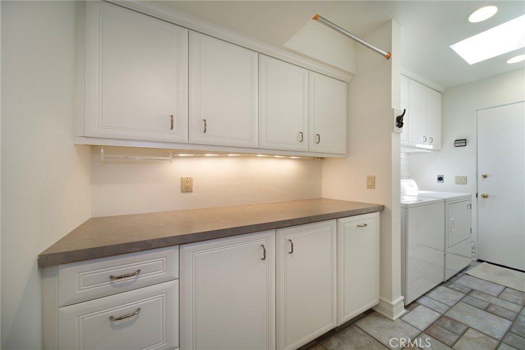 Dana Point, California, 92629, United States, 3 Bedrooms Bedrooms, ,2 BathroomsBathrooms,Residential,Forsale,1986020