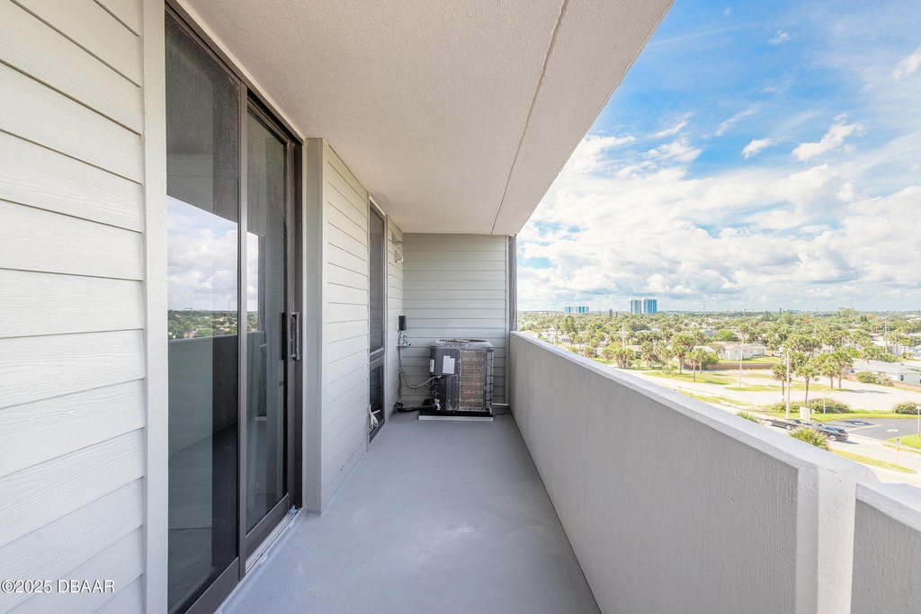 Daytona Beach, Florida, 32118, United States, 3 Bedrooms Bedrooms, ,2 BathroomsBathrooms,Residential,Forsale,1964572