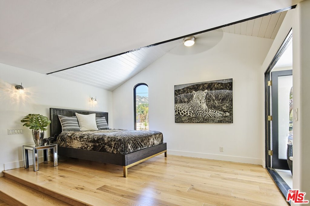 Calabasas, California, 91302, United States, 4 Bedrooms Bedrooms, ,4 BathroomsBathrooms,Residential,Forsale,1985952