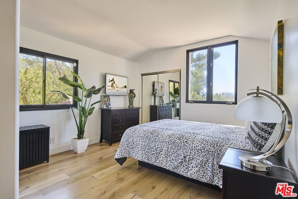 Calabasas, California, 91302, United States, 4 Bedrooms Bedrooms, ,4 BathroomsBathrooms,Residential,Forsale,1985952