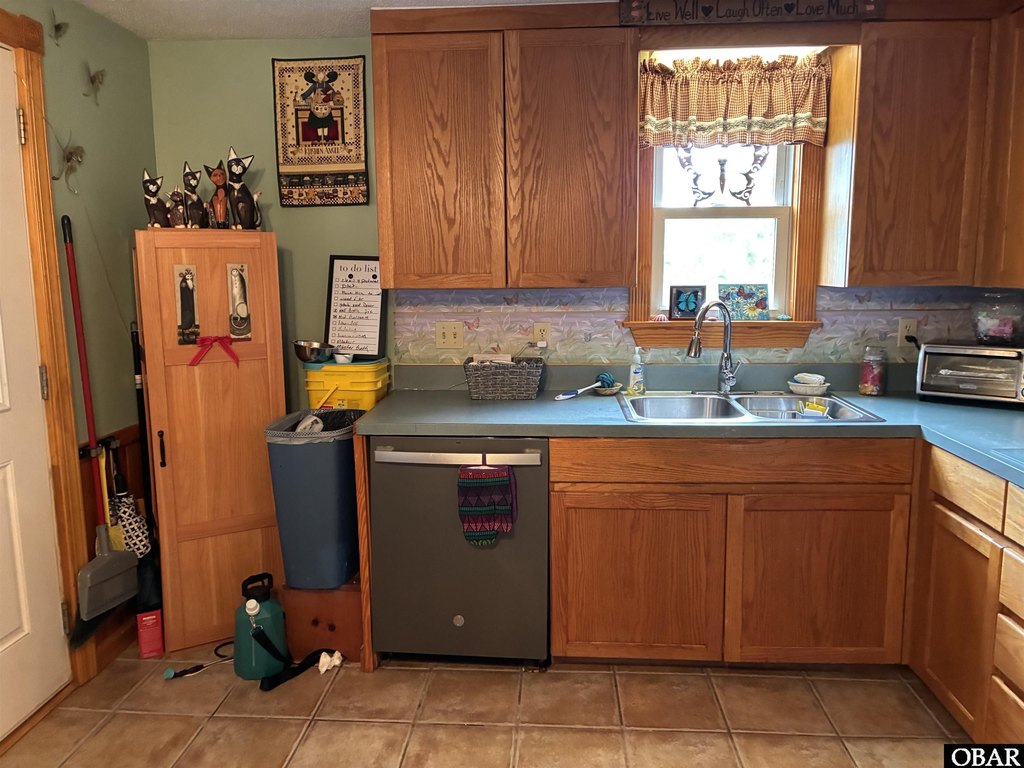 Buxton, North Carolina, 27920, United States, 3 Bedrooms Bedrooms, ,2 BathroomsBathrooms,Residential,Forsale,1964361