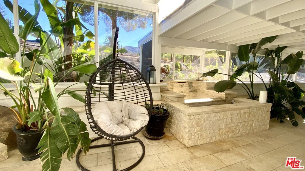 Calabasas, California, 91302, United States, 4 Bedrooms Bedrooms, ,4 BathroomsBathrooms,Residential,Forsale,1985952