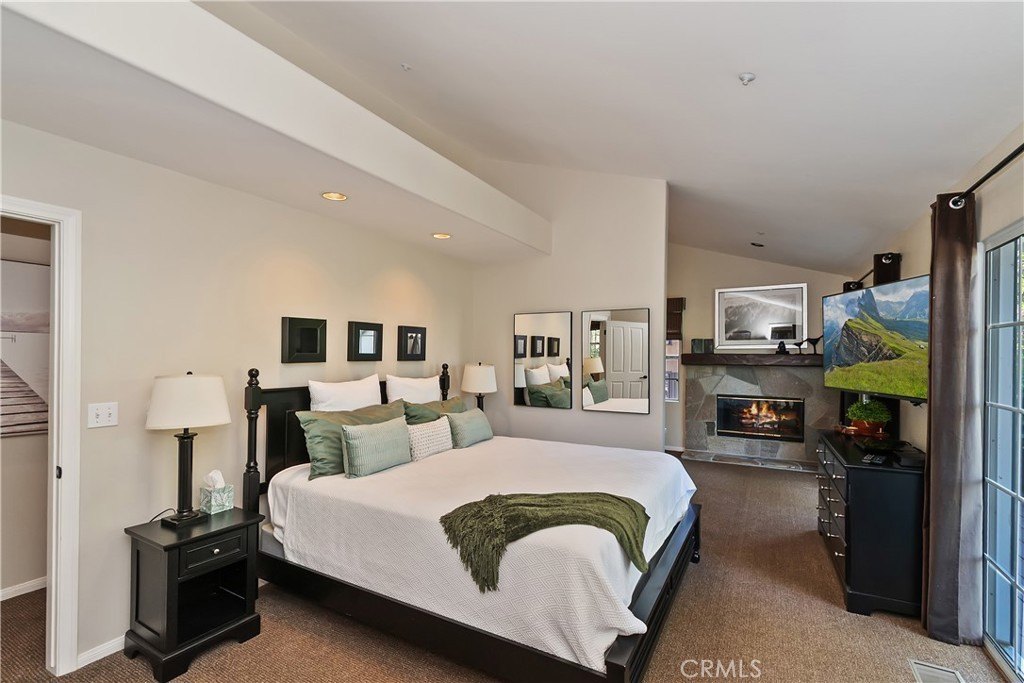 Lake Arrowhead, California, 92352, United States, 3 Bedrooms Bedrooms, ,2.5 BathroomsBathrooms,Residential,Forsale,1953293
