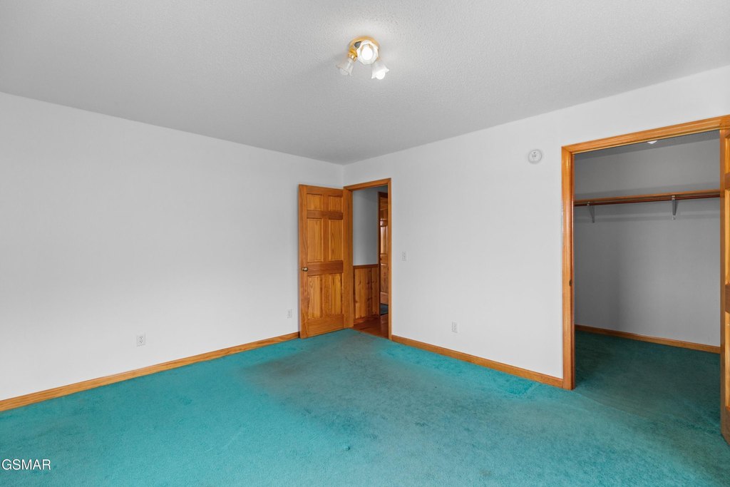 Newport, Tennessee, 37821, United States, 5 Bedrooms Bedrooms, ,2.5 BathroomsBathrooms,Residential,Forsale,1999410