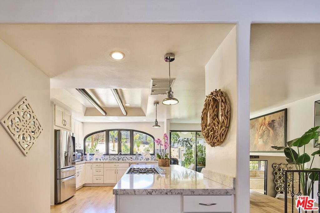 Calabasas, California, 91302, United States, 4 Bedrooms Bedrooms, ,4 BathroomsBathrooms,Residential,Forsale,1985952