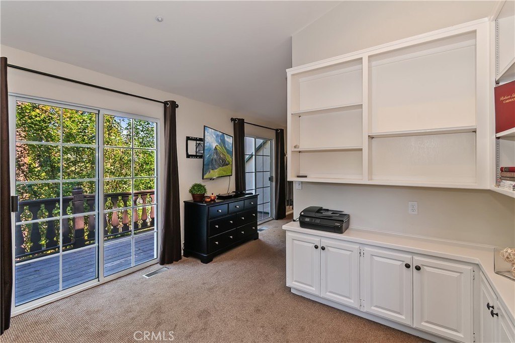 Lake Arrowhead, California, 92352, United States, 3 Bedrooms Bedrooms, ,2.5 BathroomsBathrooms,Residential,Forsale,1953293