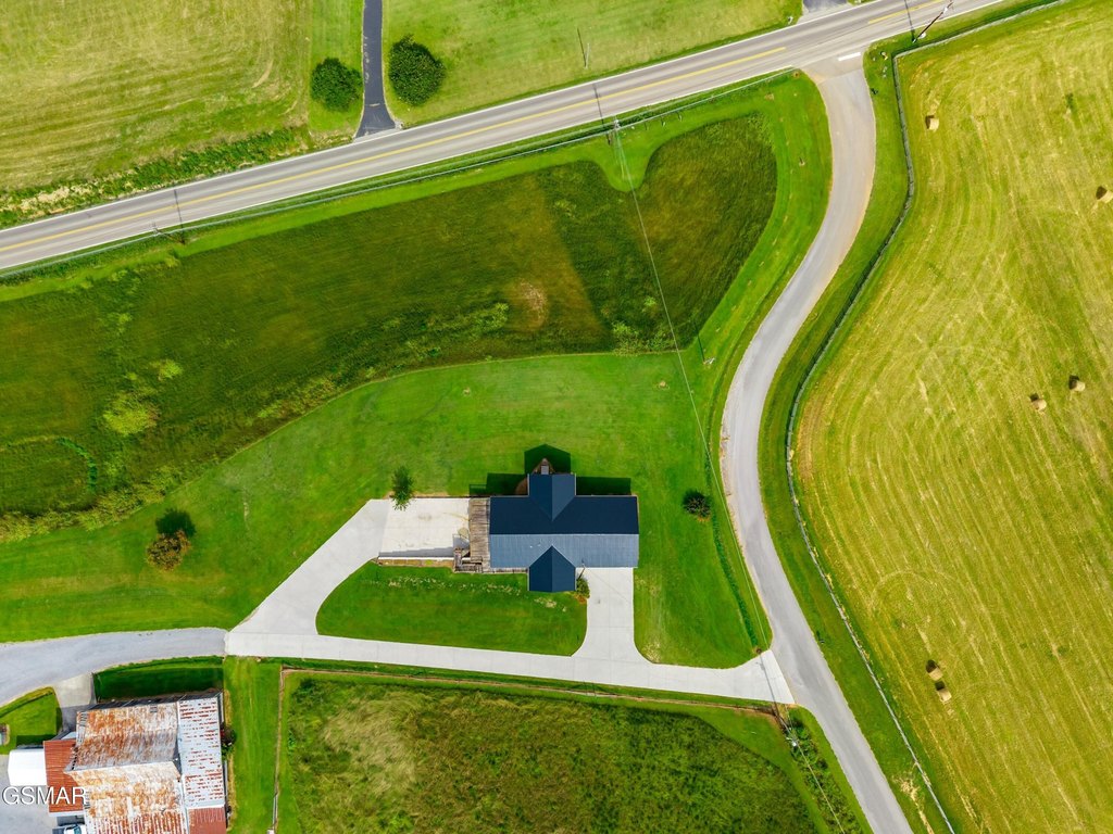 Newport, Tennessee, 37821, United States, 5 Bedrooms Bedrooms, ,2.5 BathroomsBathrooms,Residential,Forsale,1999410