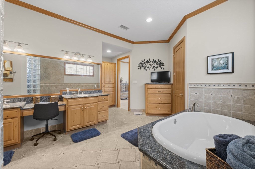 Montgomery, Texas, 77356, United States, 4 Bedrooms Bedrooms, ,4.5 BathroomsBathrooms,Residential,Forsale,1962013