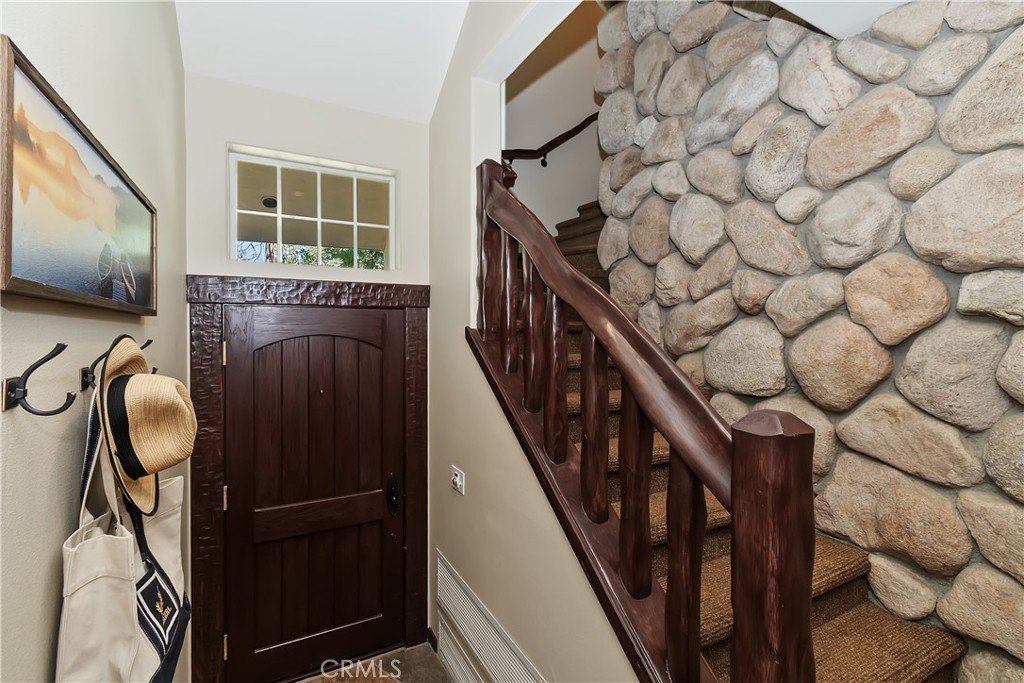 Lake Arrowhead, California, 92352, United States, 3 Bedrooms Bedrooms, ,2.5 BathroomsBathrooms,Residential,Forsale,1953293