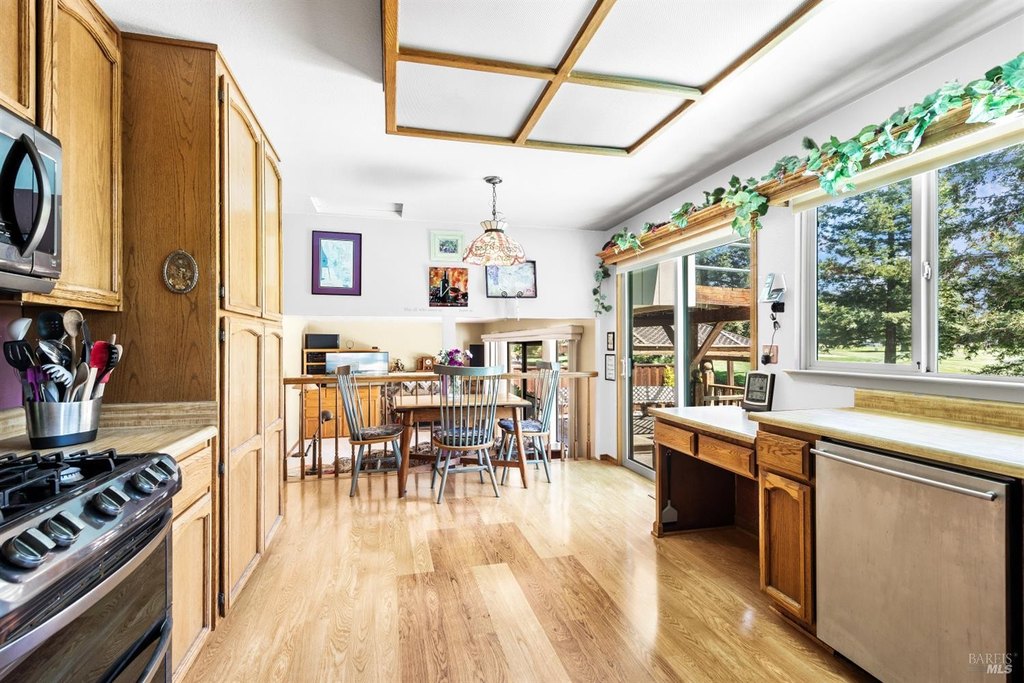 Rohnert Park, California, 94928, United States, 4 Bedrooms Bedrooms, ,3 BathroomsBathrooms,Residential,Forsale,1985936