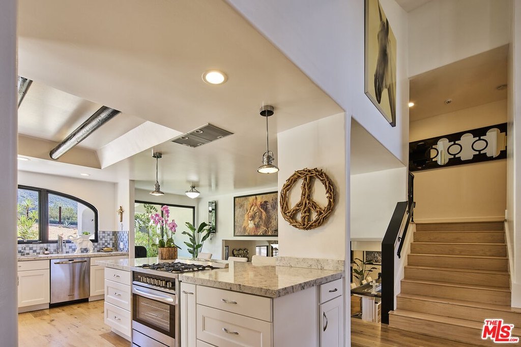 Calabasas, California, 91302, United States, 4 Bedrooms Bedrooms, ,4 BathroomsBathrooms,Residential,Forsale,1985952