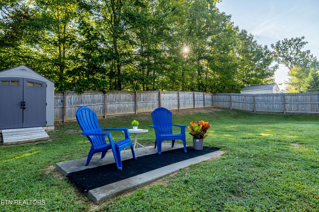 Maryville, Tennessee, 37801, United States, 5 Bedrooms Bedrooms, ,3.5 BathroomsBathrooms,Residential,Forsale,1952826