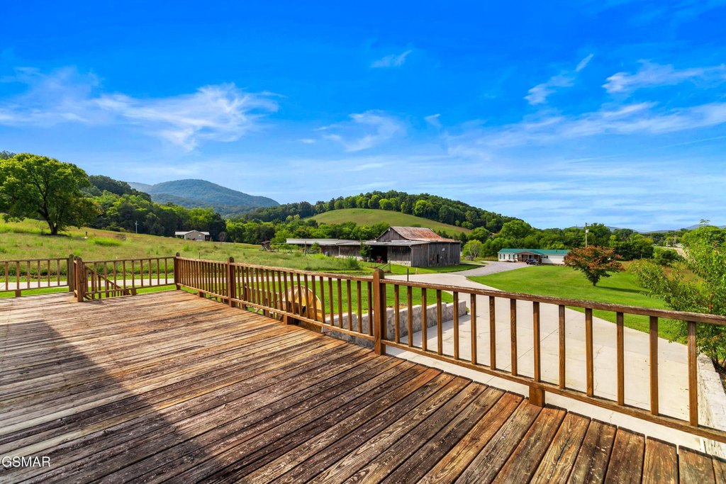 Newport, Tennessee, 37821, United States, 5 Bedrooms Bedrooms, ,2.5 BathroomsBathrooms,Residential,Forsale,1999410